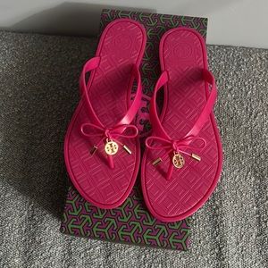 Authentic brand new in box hot pink Tory Burch jelly sandals size 7